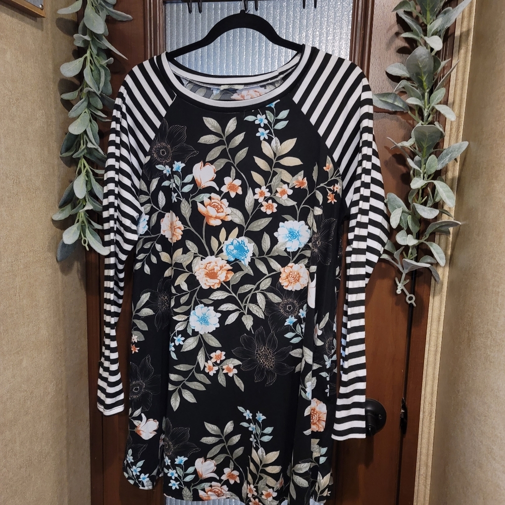Long sleeve stripe & floral top